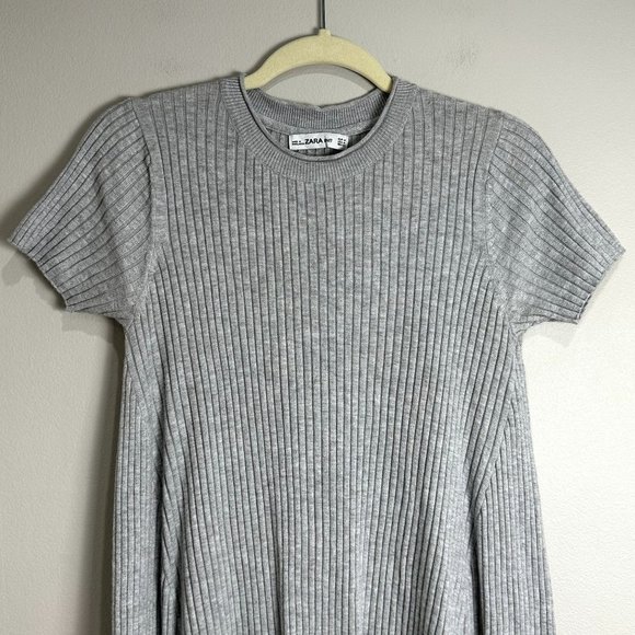 ZARA Knit Womens Gray Ribbed Short Sleeve Sweater Dress Size Medium Mini Length - Picture 2 of 10